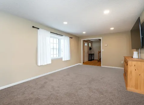 19 Macdonald Drive Nashua NH 03062