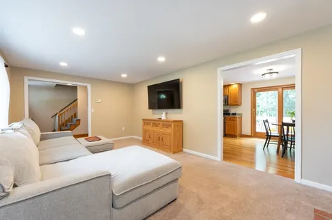19 Macdonald Drive Nashua NH 03062