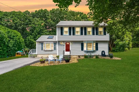 19 Macdonald Drive Nashua NH 03062