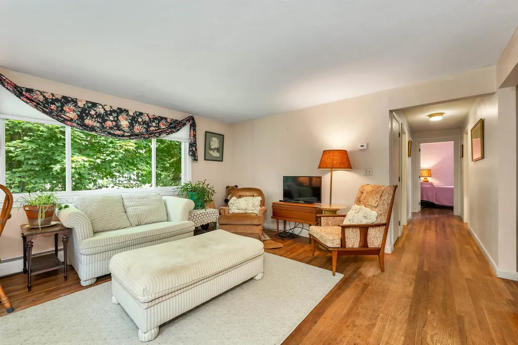 12 Coach Road Gilford NH 03249