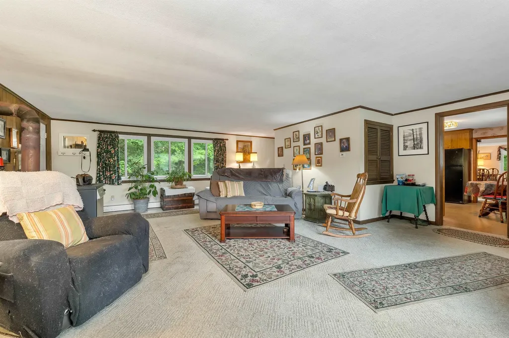 12 Coach Road Gilford NH 03249