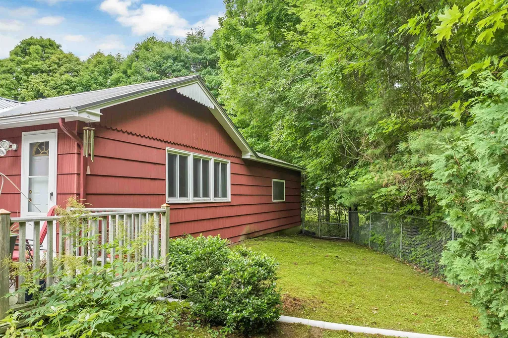 12 Coach Road Gilford NH 03249