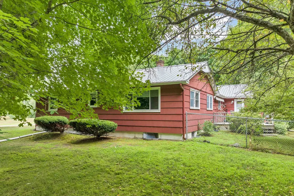 12 Coach Road Gilford NH 03249
