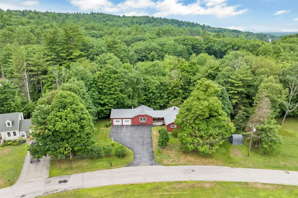 12 Coach Road Gilford NH 03249