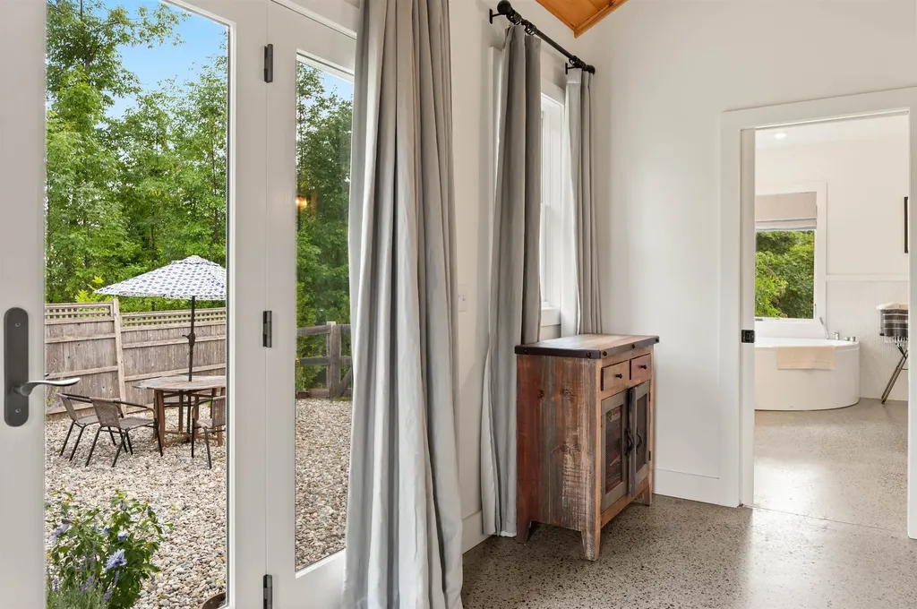 47 Vineyard View Drive Charlotte VT 05445-4201