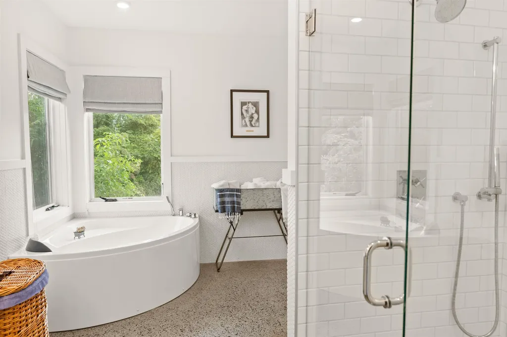 47 Vineyard View Drive Charlotte VT 05445-4201