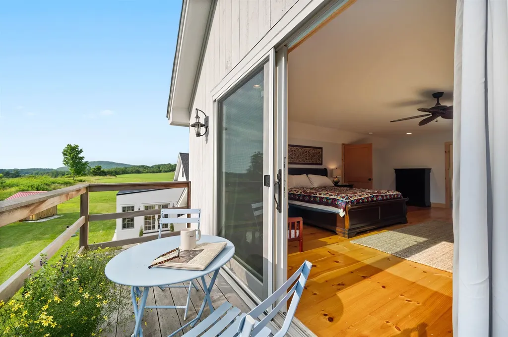 47 Vineyard View Drive Charlotte VT 05445-4201