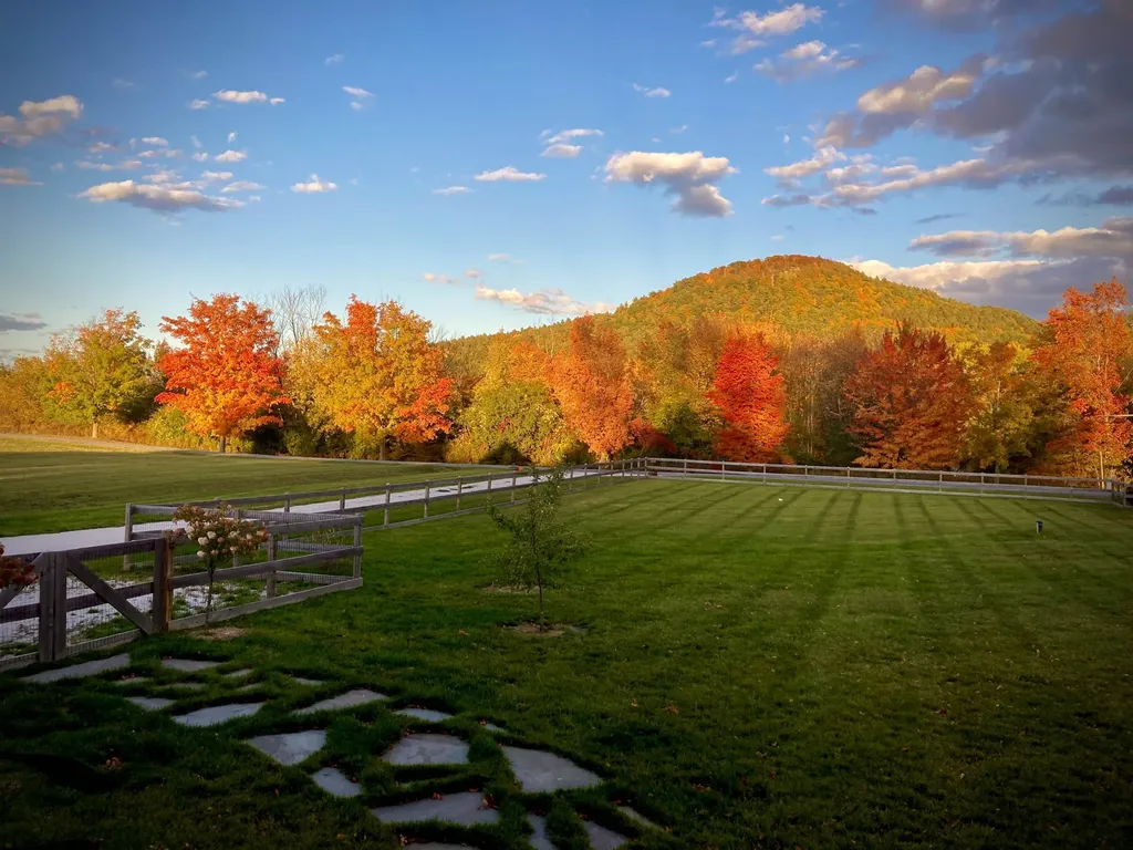 47 Vineyard View Drive Charlotte VT 05445-4201