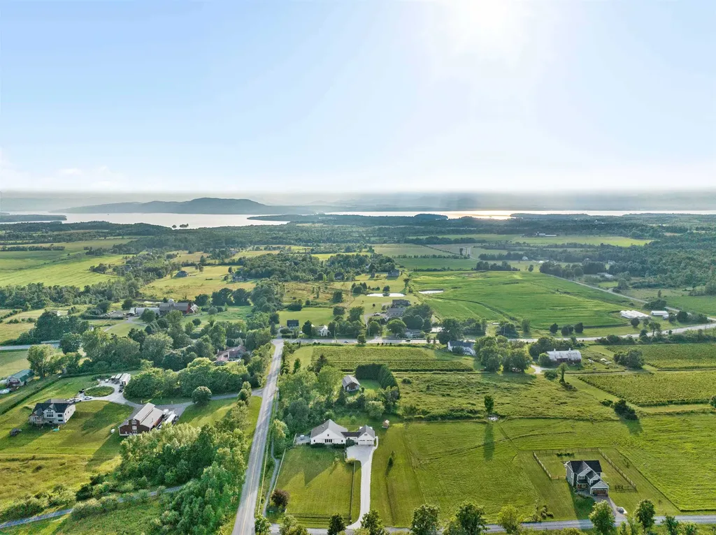 47 Vineyard View Drive Charlotte VT 05445-4201
