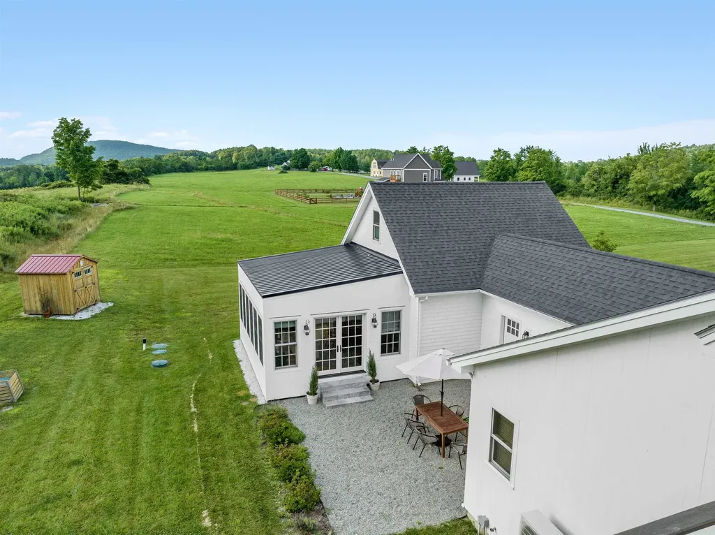 47 Vineyard View Drive Charlotte VT 05445-4201