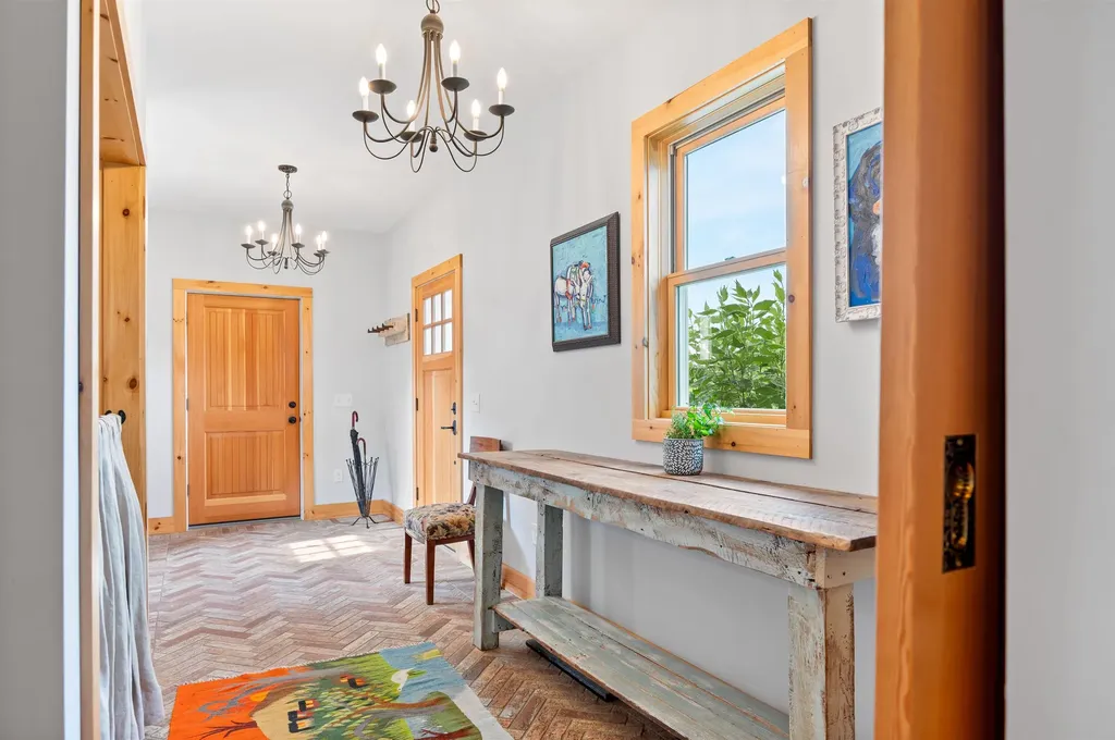 47 Vineyard View Drive Charlotte VT 05445-4201