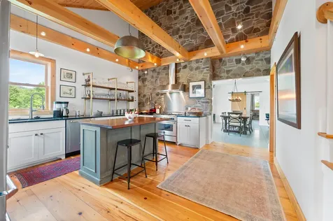 47 Vineyard View Drive Charlotte VT 05445-4201