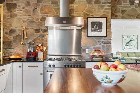 47 Vineyard View Drive Charlotte VT 05445-4201