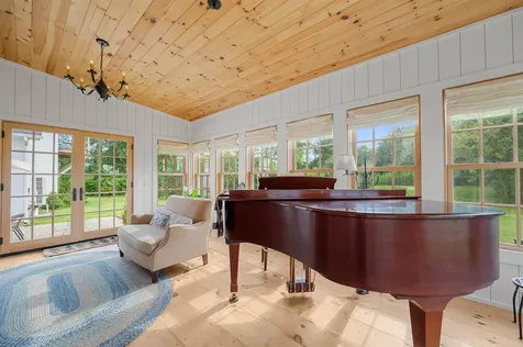 47 Vineyard View Drive Charlotte VT 05445-4201