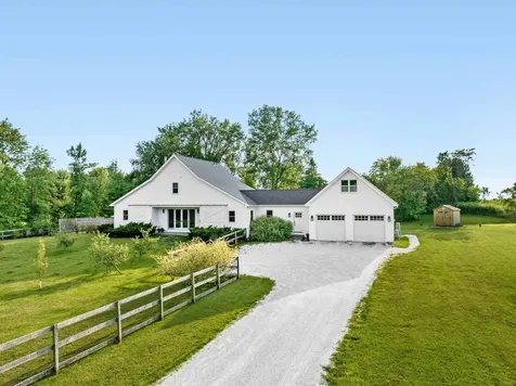 47 Vineyard View Drive Charlotte VT 05445-4201