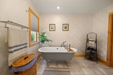 47 Vineyard View Drive Charlotte VT 05445-4201