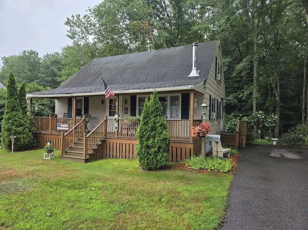 32 Oak Street Rochester NH 03839