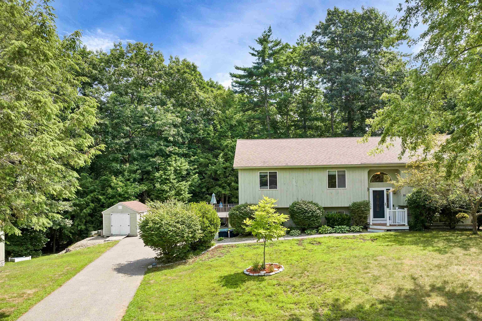 18 Quimby Court Danville NH 03819