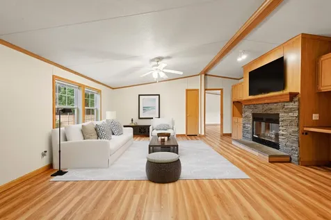 5 Patricia Avenue Raymond NH 03077