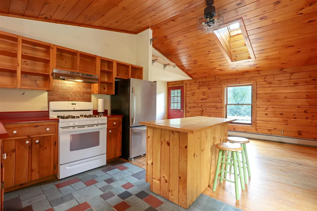 1374 East Albany Road Barton VT 05822