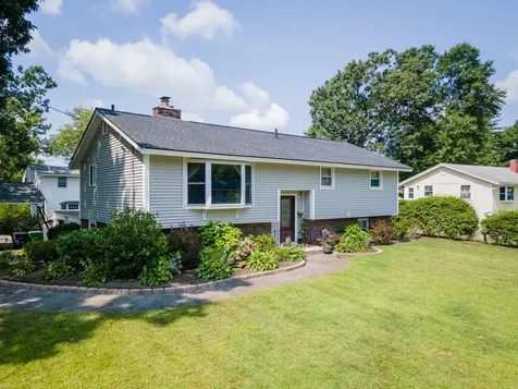 27 Tilton Street Nashua NH 03063