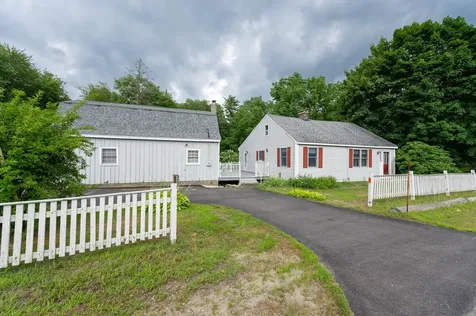 149 Chester Road Derry NH 03038