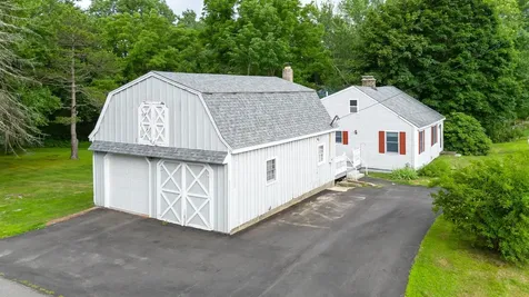 149 Chester Road Derry NH 03038