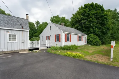 149 Chester Road Derry NH 03038