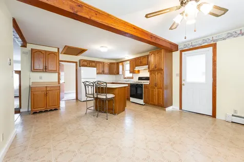 149 Chester Road Derry NH 03038