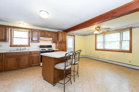 149 Chester Road Derry NH 03038