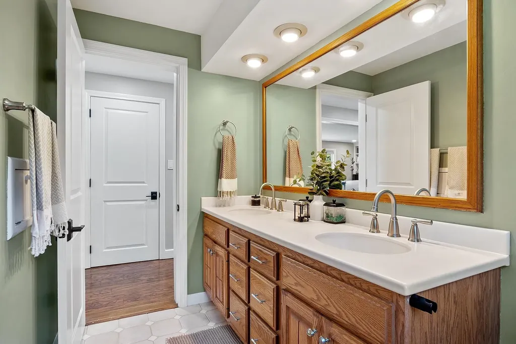 109 Pillsbury Road Londonderry NH 03053