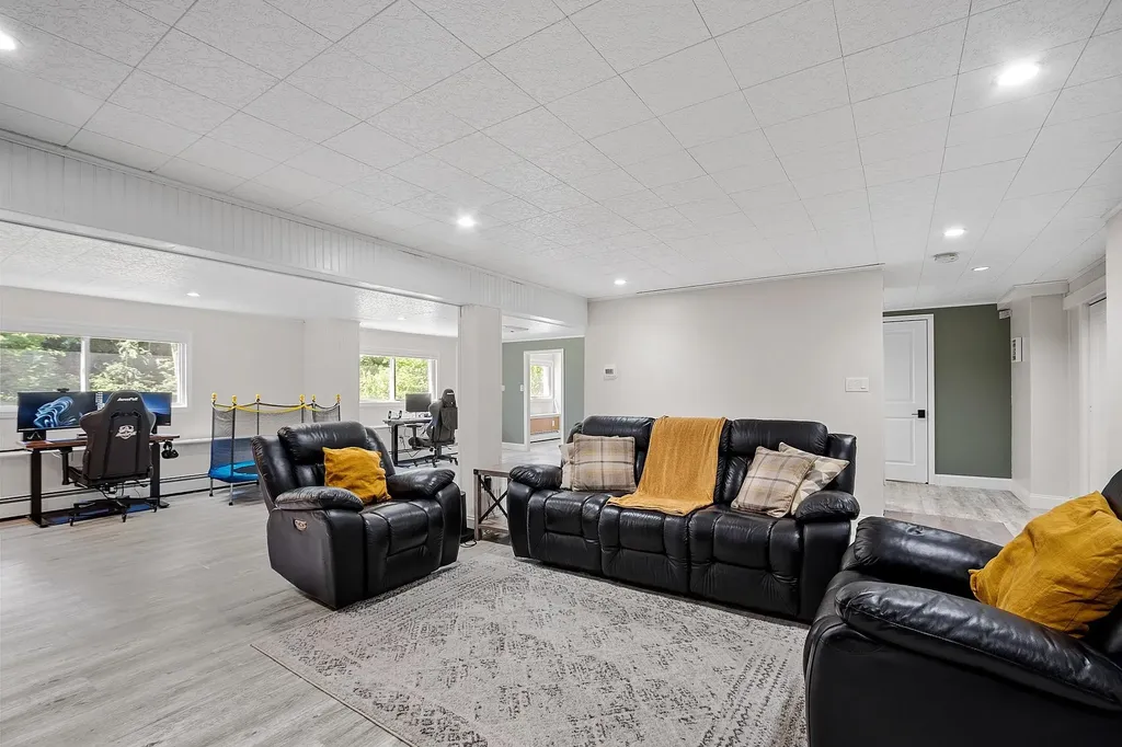 109 Pillsbury Road Londonderry NH 03053