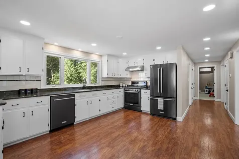 109 Pillsbury Road Londonderry NH 03053