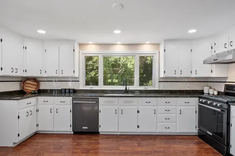 109 Pillsbury Road Londonderry NH 03053