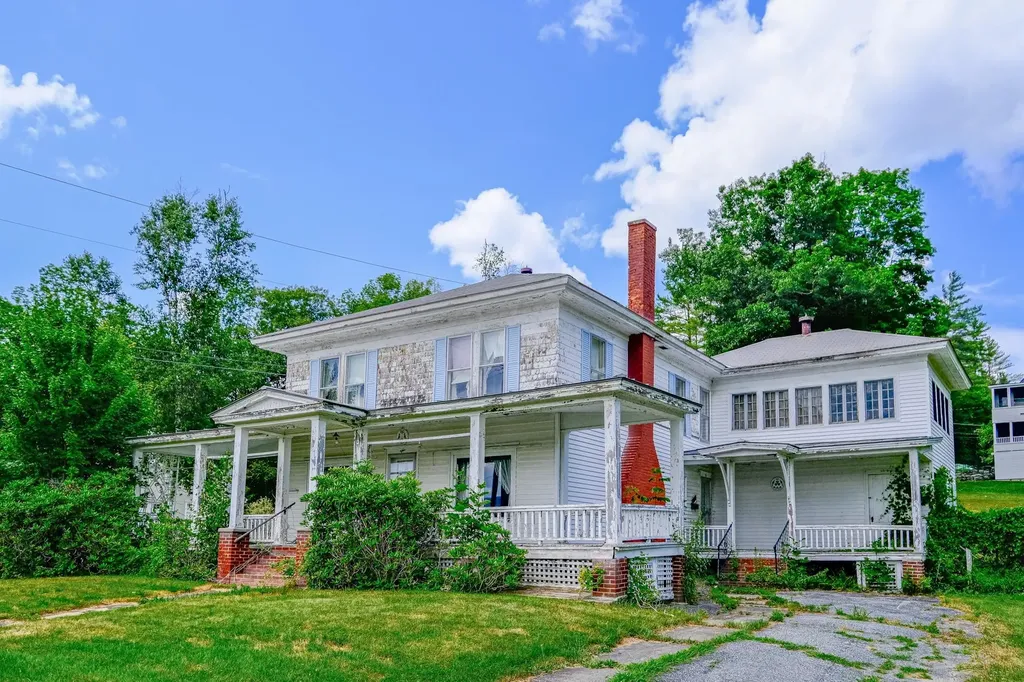 15 Gill Terrace Ludlow VT 05149