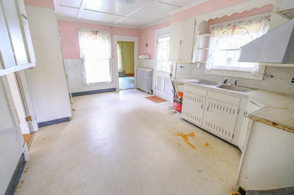 15 Gill Terrace Ludlow VT 05149