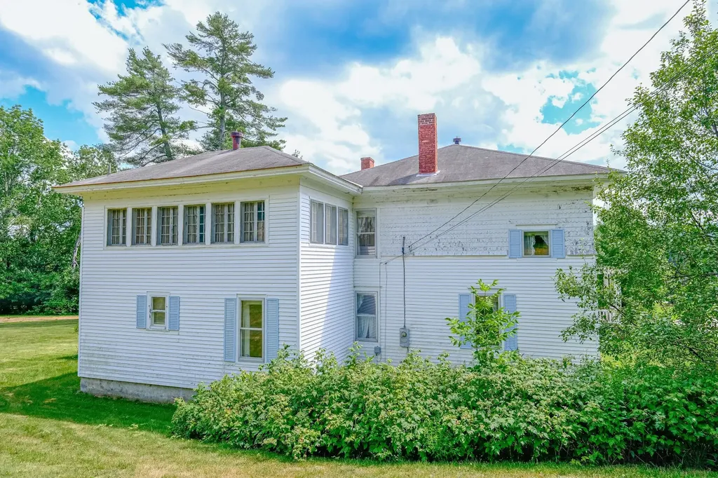 15 Gill Terrace Ludlow VT 05149