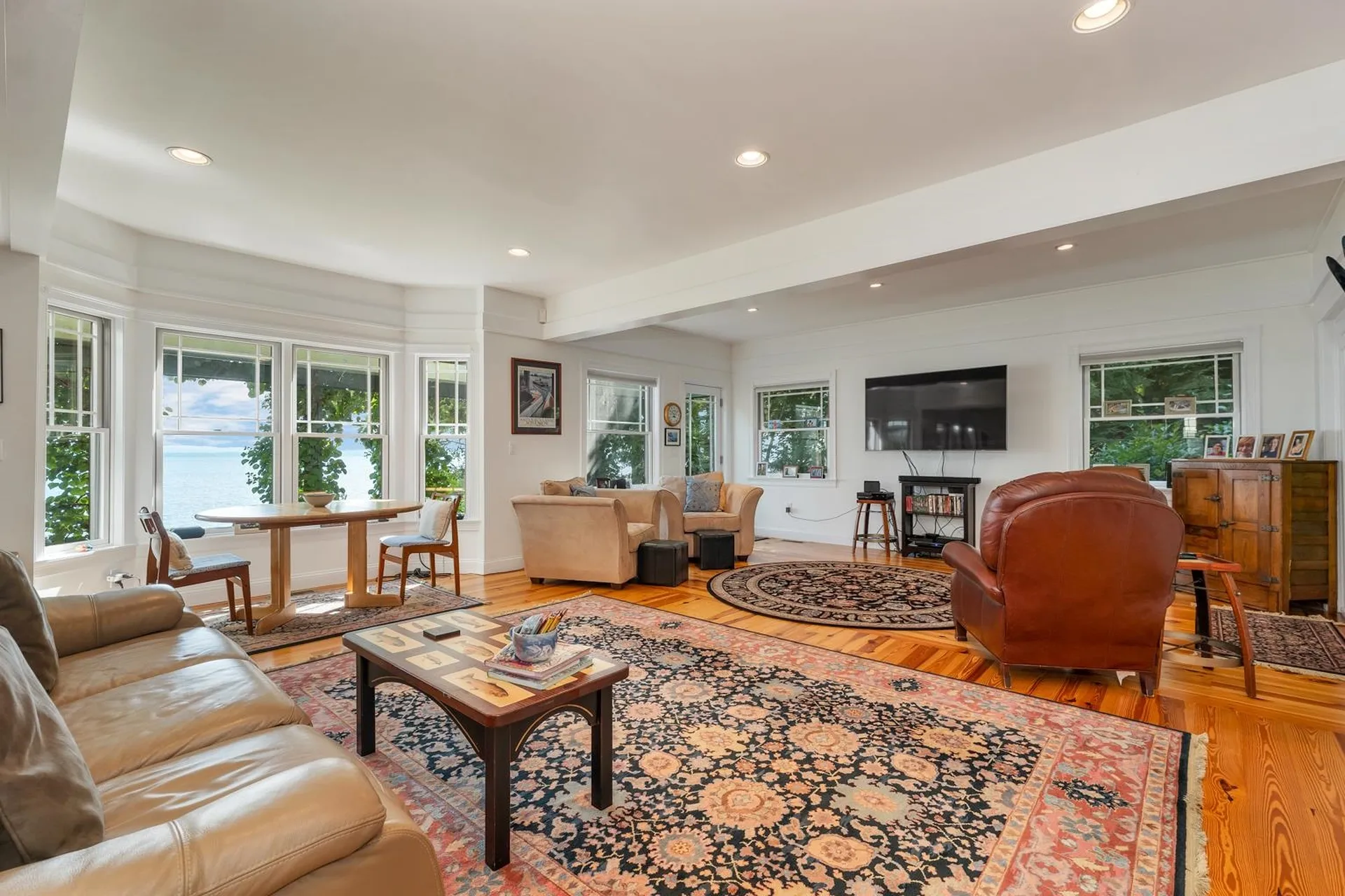 154 Belknap Point Road Gilford NH 03249