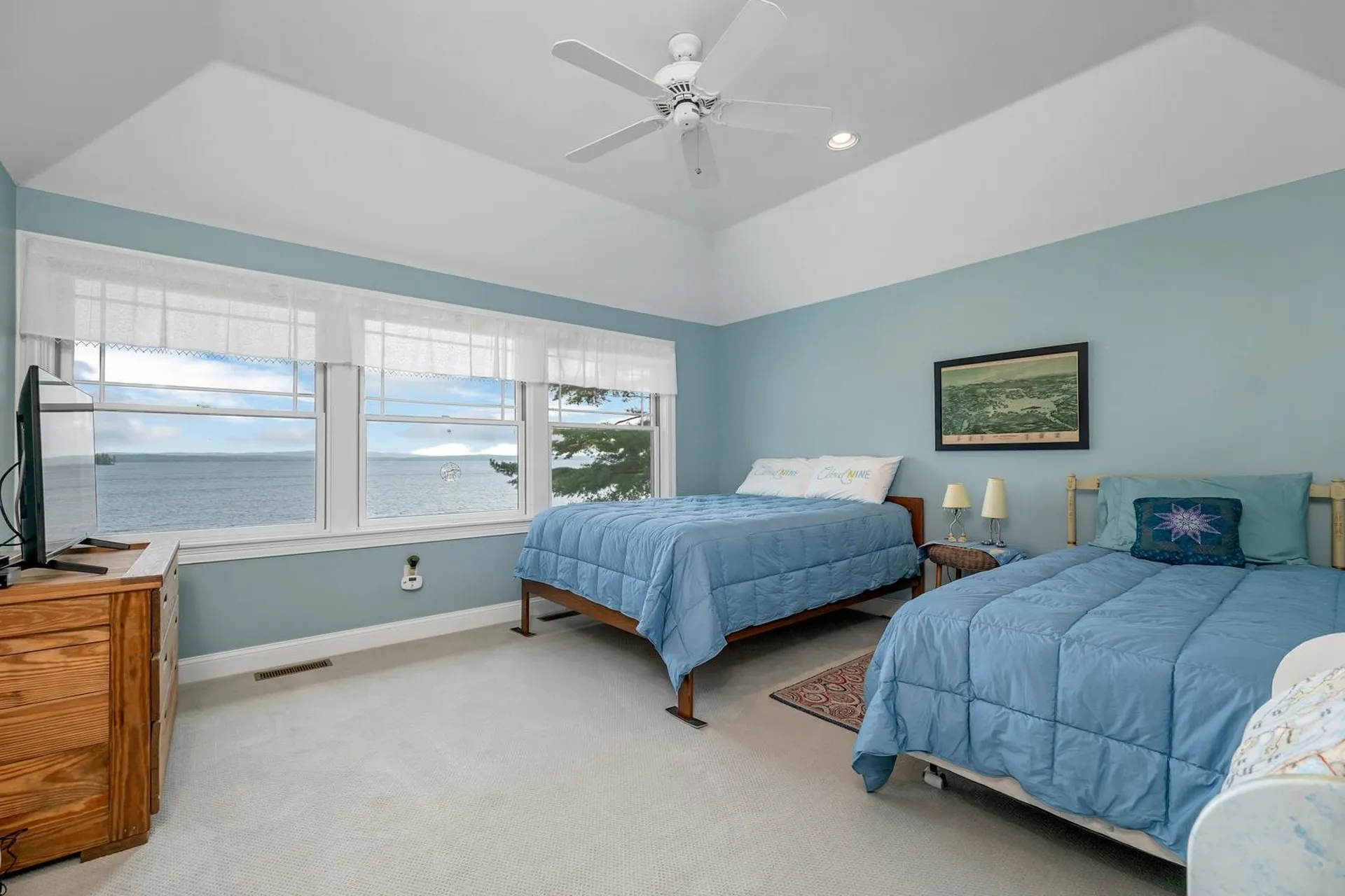 154 Belknap Point Road Gilford NH 03249