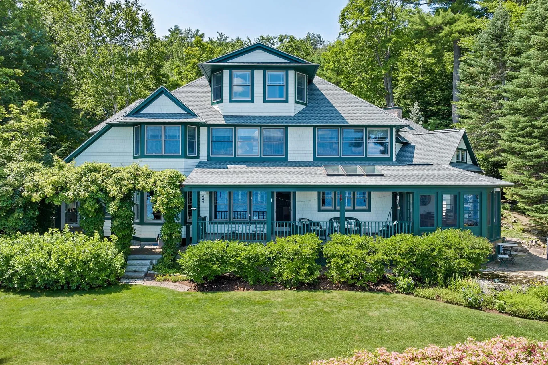 154 Belknap Point Road Gilford NH 03249