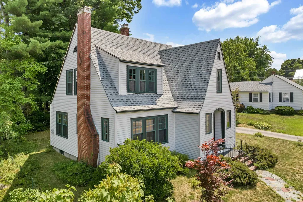 137 Highland Street Laconia NH 03246