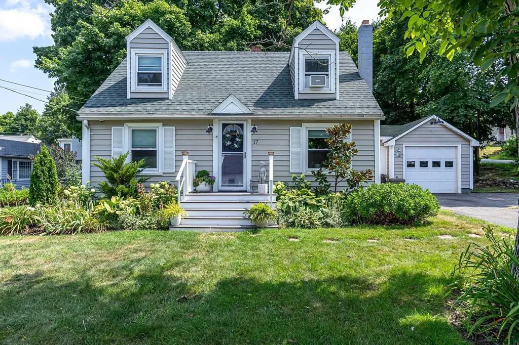 17 Ann Avenue Salem NH 03079