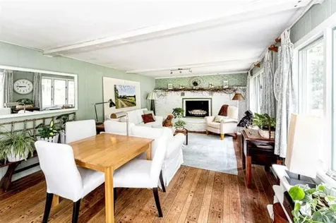 8 Maple Avenue Newton NH 03858