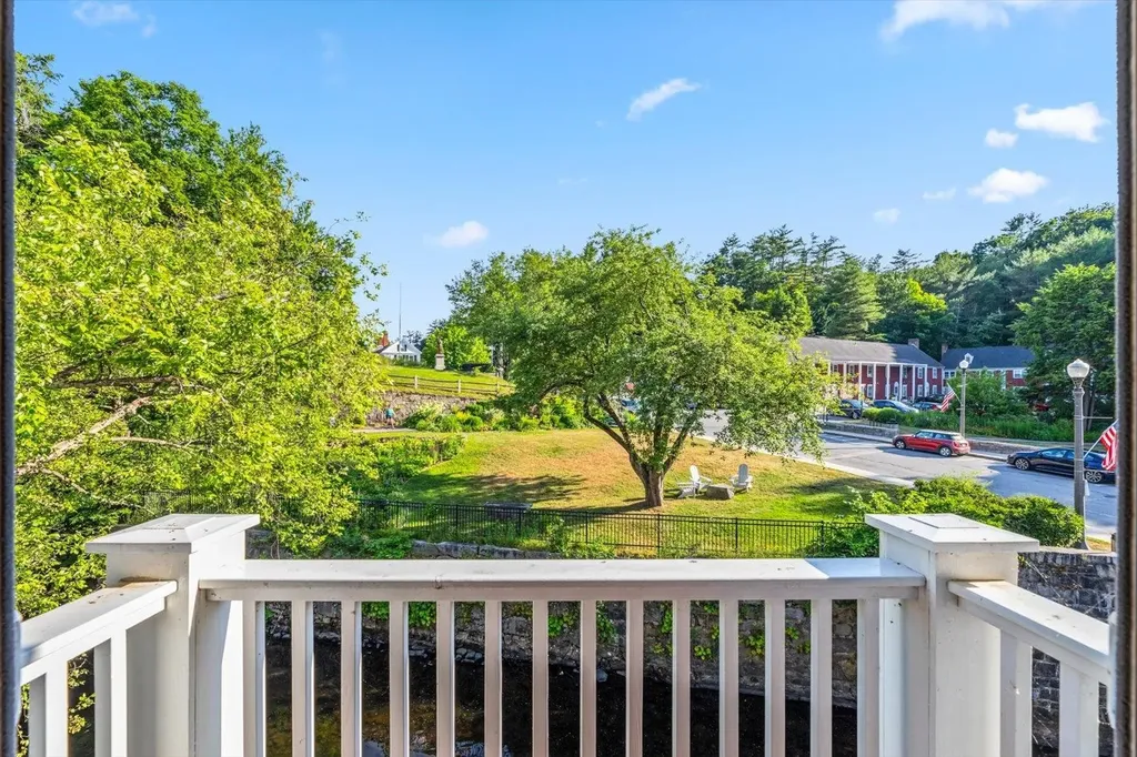 36 Grove Street Peterborough NH 03458