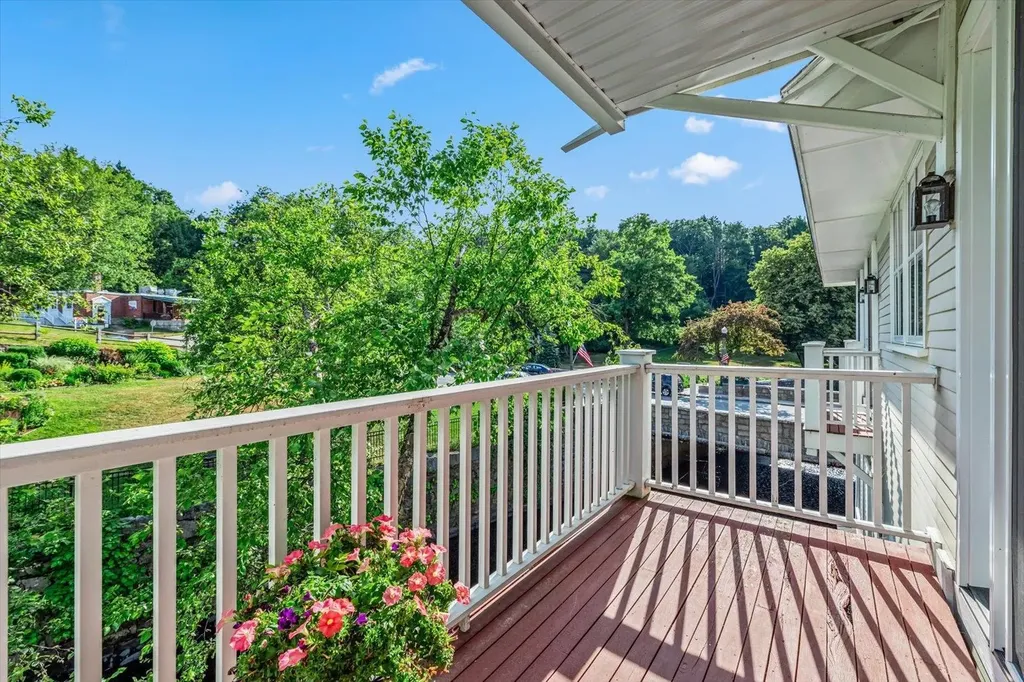 36 Grove Street Peterborough NH 03458