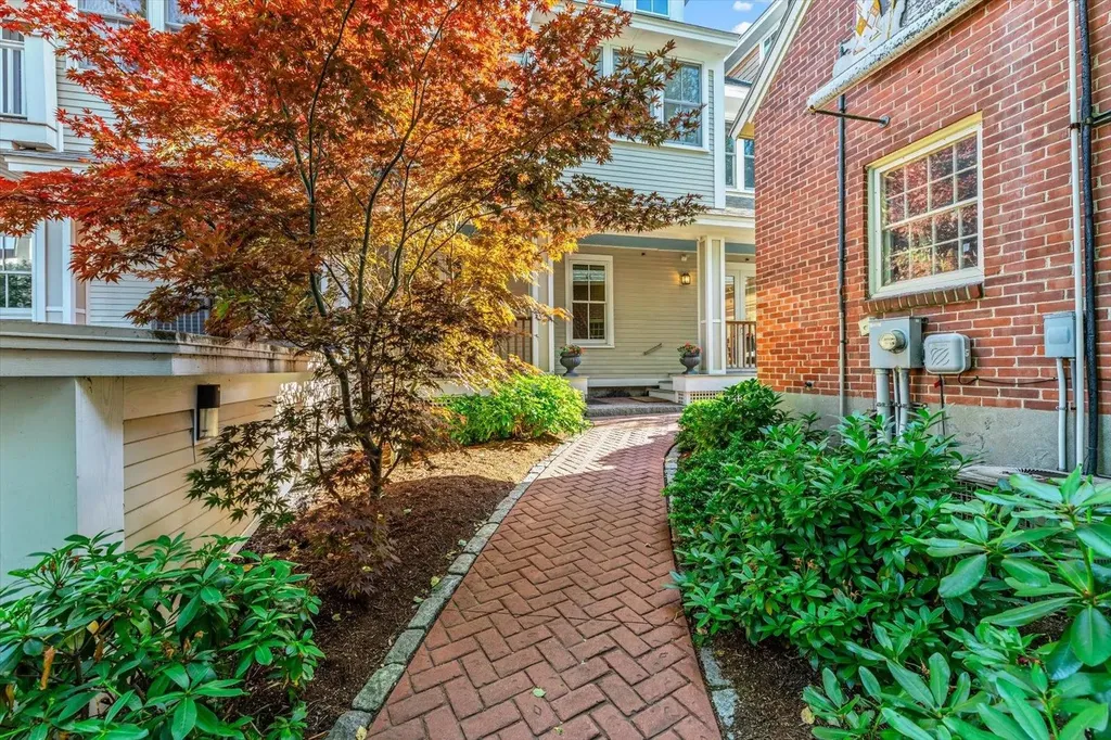 36 Grove Street Peterborough NH 03458