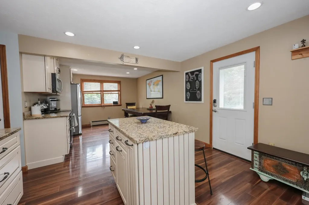 1624 Hooksett Road Hooksett NH 03106