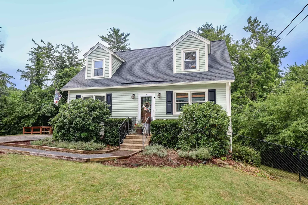 1624 Hooksett Road Hooksett NH 03106
