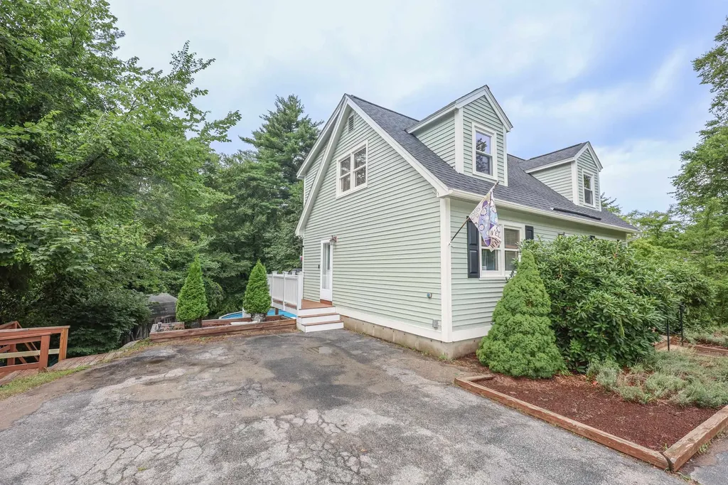 1624 Hooksett Road Hooksett NH 03106
