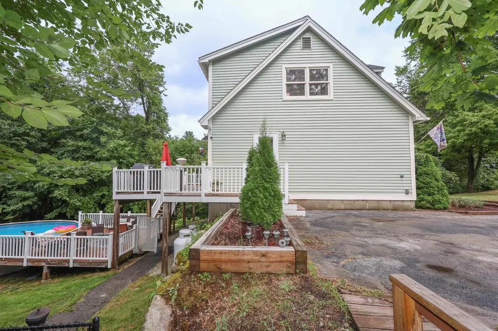 1624 Hooksett Road Hooksett NH 03106